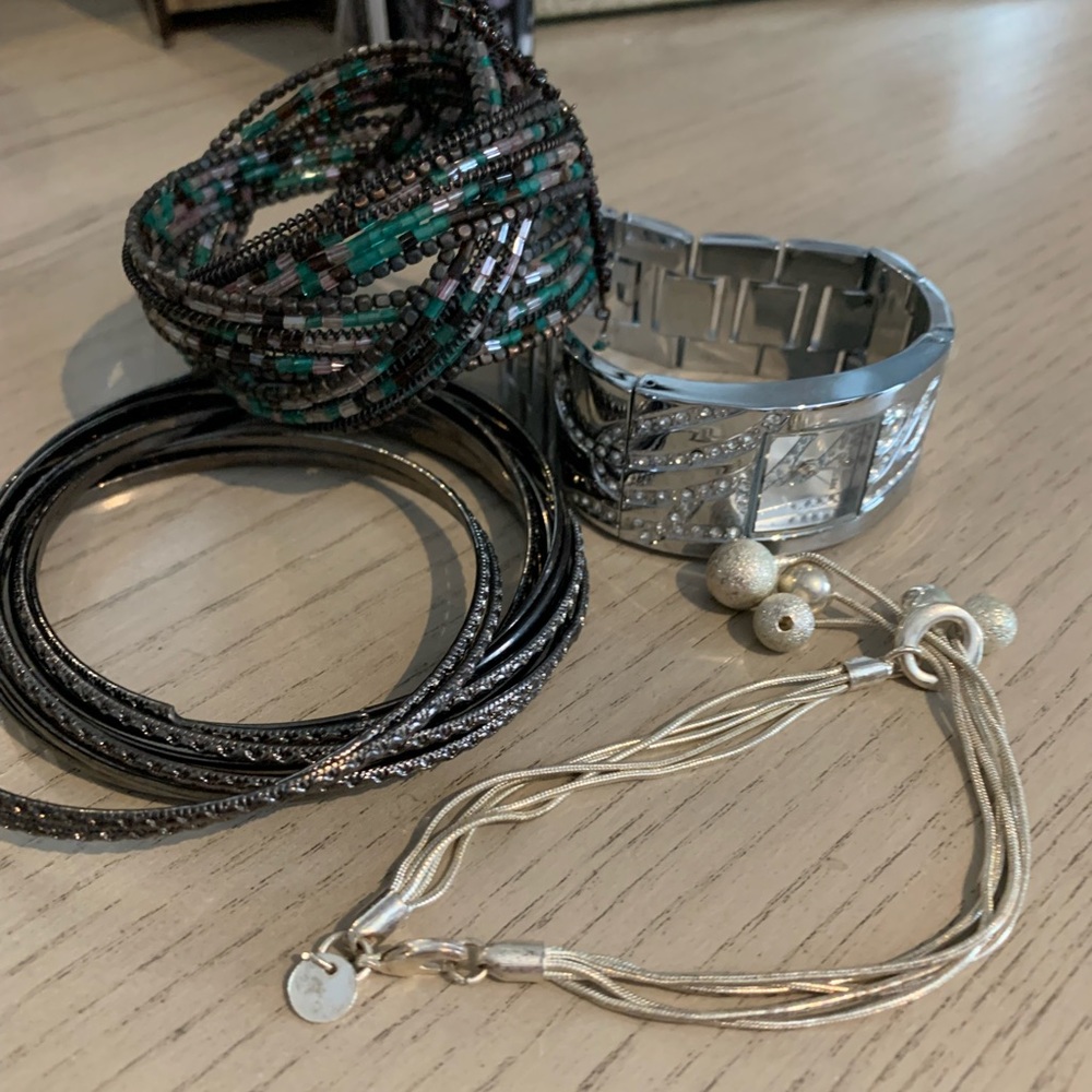 Jewelry Bundle 💎💎💍 $5 add on to any closet item !!